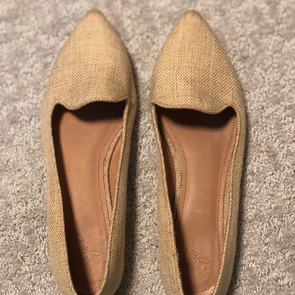 Joie pointed flats